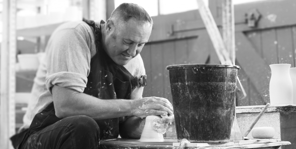 TopDrawerLondon's tweet photo. Meet ceramist & #GreatPotteryThrowDown judge #KeithBrymerJones at #TopDrawer16 https://t.co/P1lNX8l0TF https://t.co/YWnDMDetLf