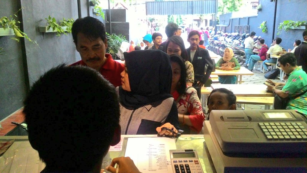 markobar1996's tweet photo. Halo semarang
Kita tunggu di jl pemuda 163A ya.
Sampai jam 23.00 #markobarSMG https://t.co/lzowmMP5gO