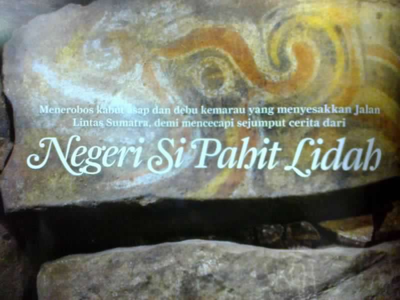 MahandisYoanata's tweet photo. Bersama Pak De @dwioblo melancongi Negeri Si Pahit Lidah. Simak cerita kami @NGTraveler Januari 2016. https://t.co/wRnfyHBayO