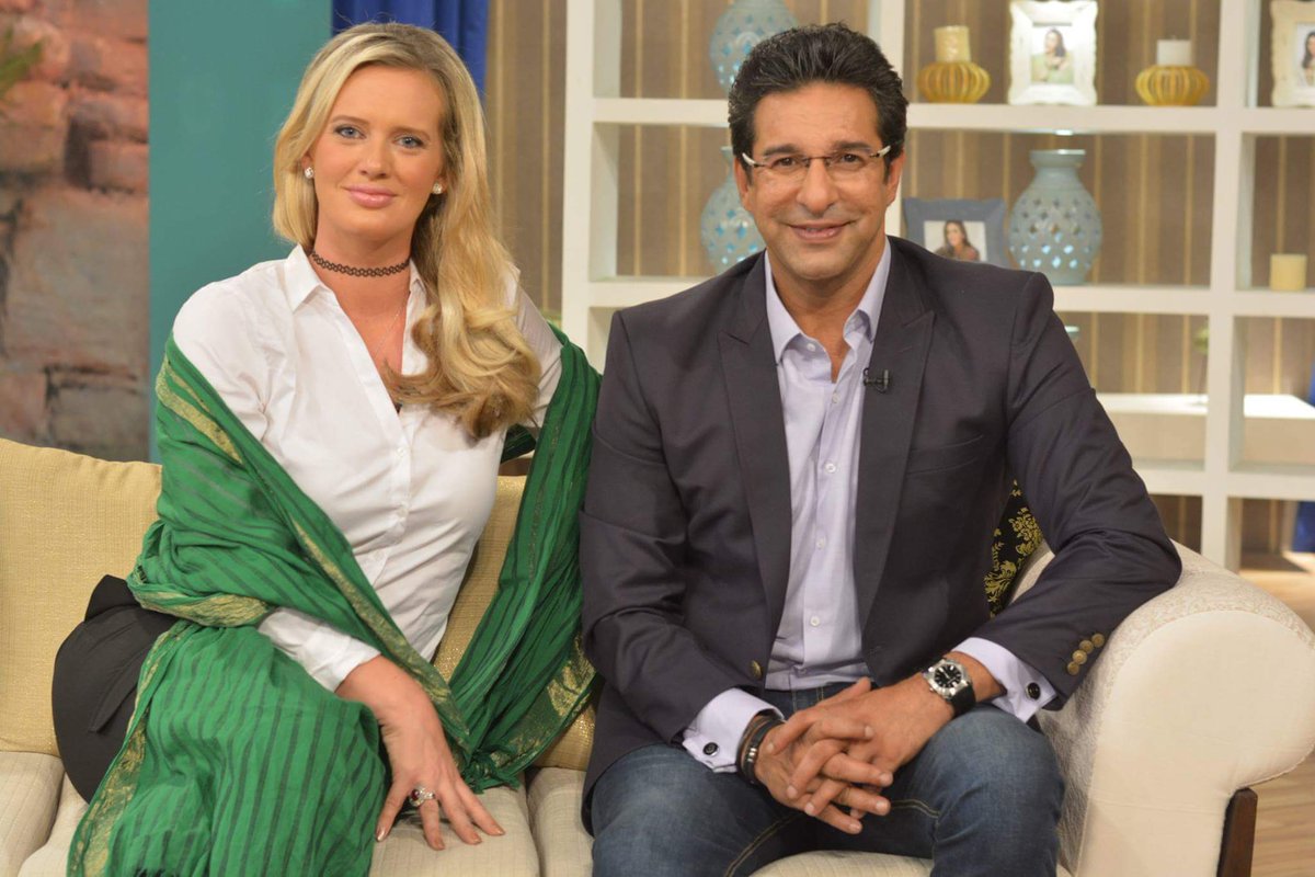 ebuzztoday's tweet photo. @wasimakramlive @iamShaniera the couple amused the audience at @NKSGeo
#HarpalGeo #NKS #GEOTV @KARACHIETS https://t.co/ZKe42fOyjb