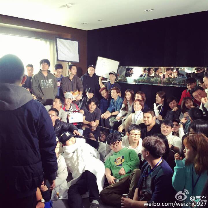 [PIC][02-11-2015]SeoHyun khởi hành đi Thượng Hải - Trung Quốc để cameo cho bộ phim "I married an anti-fan" vào tối nay CYMPB-DUsAAPJ5D