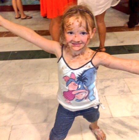AmyNicolebaldw3's tweet photo. @EurostarUK #chojolateface in @EuroDisneyLand1 I need more #chocolate https://t.co/L4rtSG4gSx
