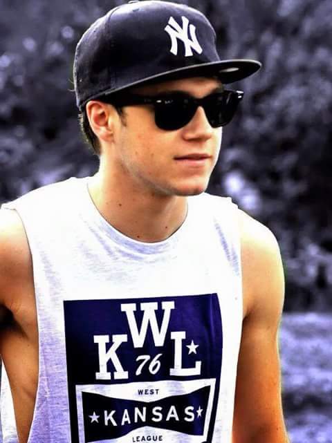 46_cullen's tweet photo. One of my source of my Happines
#DirectionersShazam 
#VideoMTV015 One Direction https://t.co/k90LVuwbYU