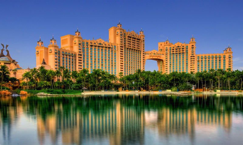 budgetjive's tweet photo. #AtlantisRoyalTowers was designed to evoke an image of a grand palace. Book your stay today https://t.co/uxhrjsrSND https://t.co/SFgfuZfGHv