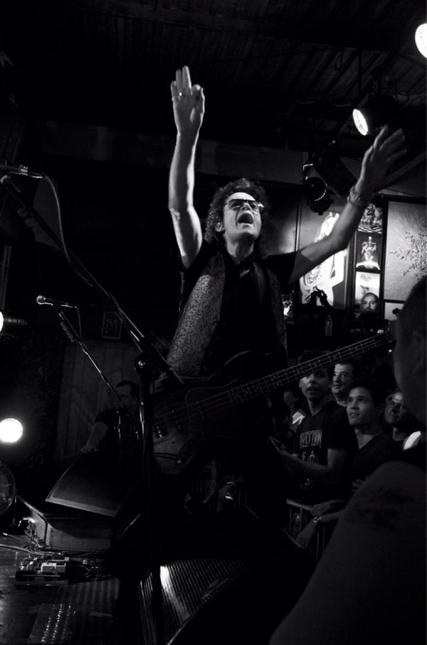 GlennHughesArg's tweet photo. [PHOTO] #Flashback Amazing shot! The voice of Rock @glenn_hughes #OnStage #Brazil2015 (c)Owner https://t.co/StHdAOxO7v