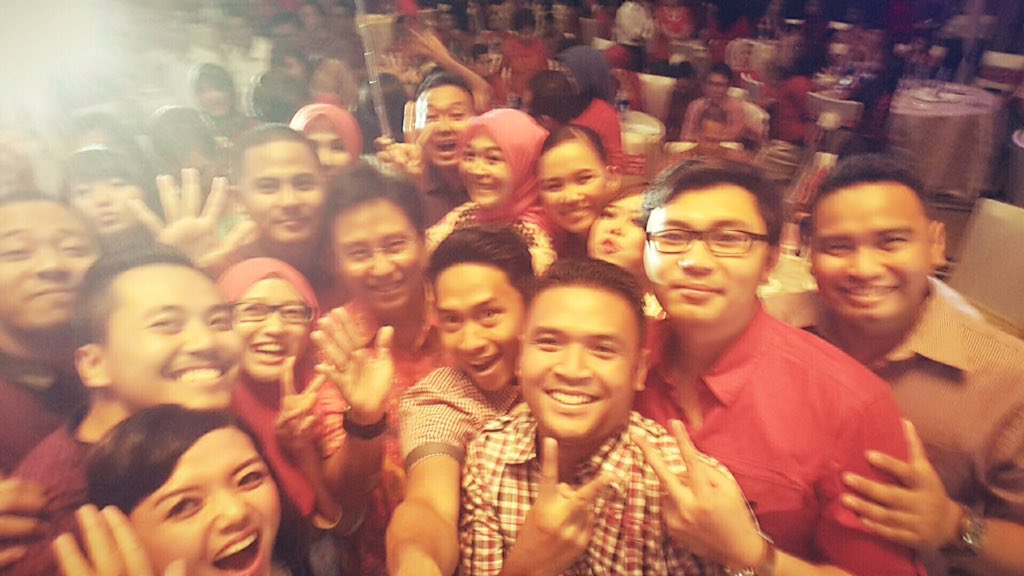 lyamarina's tweet photo. Bahagia itu kerja keras tapi juga seneng-seneng #BGSnyemarang @BudiGSadikin https://t.co/clmePFI1au