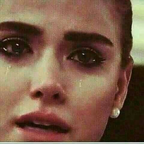 fatimar90h's tweet photo. أسرع النساء بكاء هي تلك التي لا تستطيع شرح ما في قلبها.. https://t.co/6zBD90SxjI