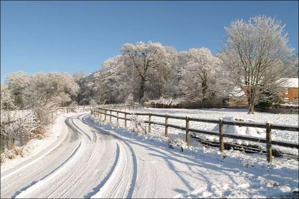 The cold weather is set to continue - please remember to check on older family and friends. bit.ly/AgeUKColdWeath…