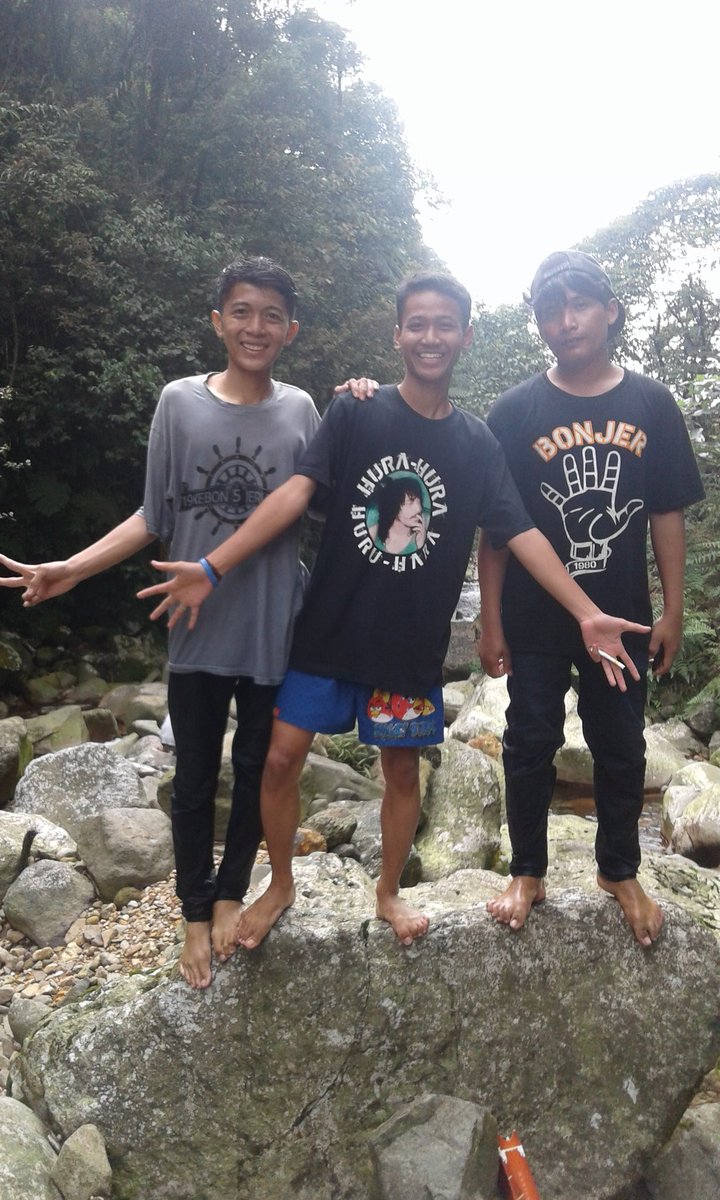 rivaldi485's tweet photo. Curug pangeran https://t.co/mRPe5AqxpJ