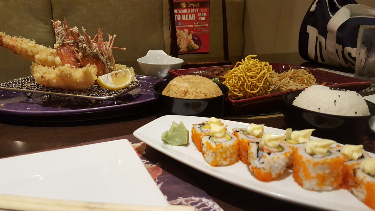ambekun_'s tweet photo. Piggin' out with 💗 https://t.co/IG91iM9drF