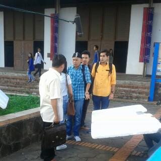 Temanubur2bogor's tweet photo. Akhirnya kita bisa menyaksikan sinetron terbaru nya trio ubur ubur @bobbymaulana @alditaher_indo #ucupnirin https://t.co/GNN7rXLVKm
