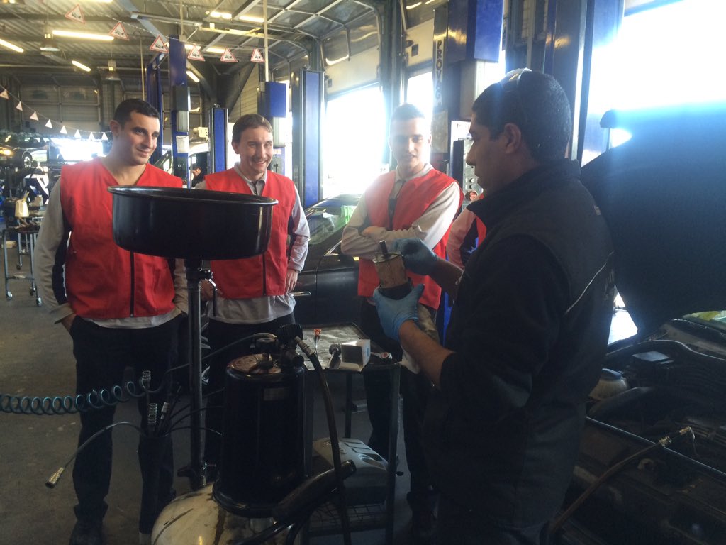 Cholten81Nitro's tweet photo. @Nforven après la théorie de la vidange filtration explication en live par Mohamed du centre de Colomiers😉 https://t.co/IBeKfRTMQg