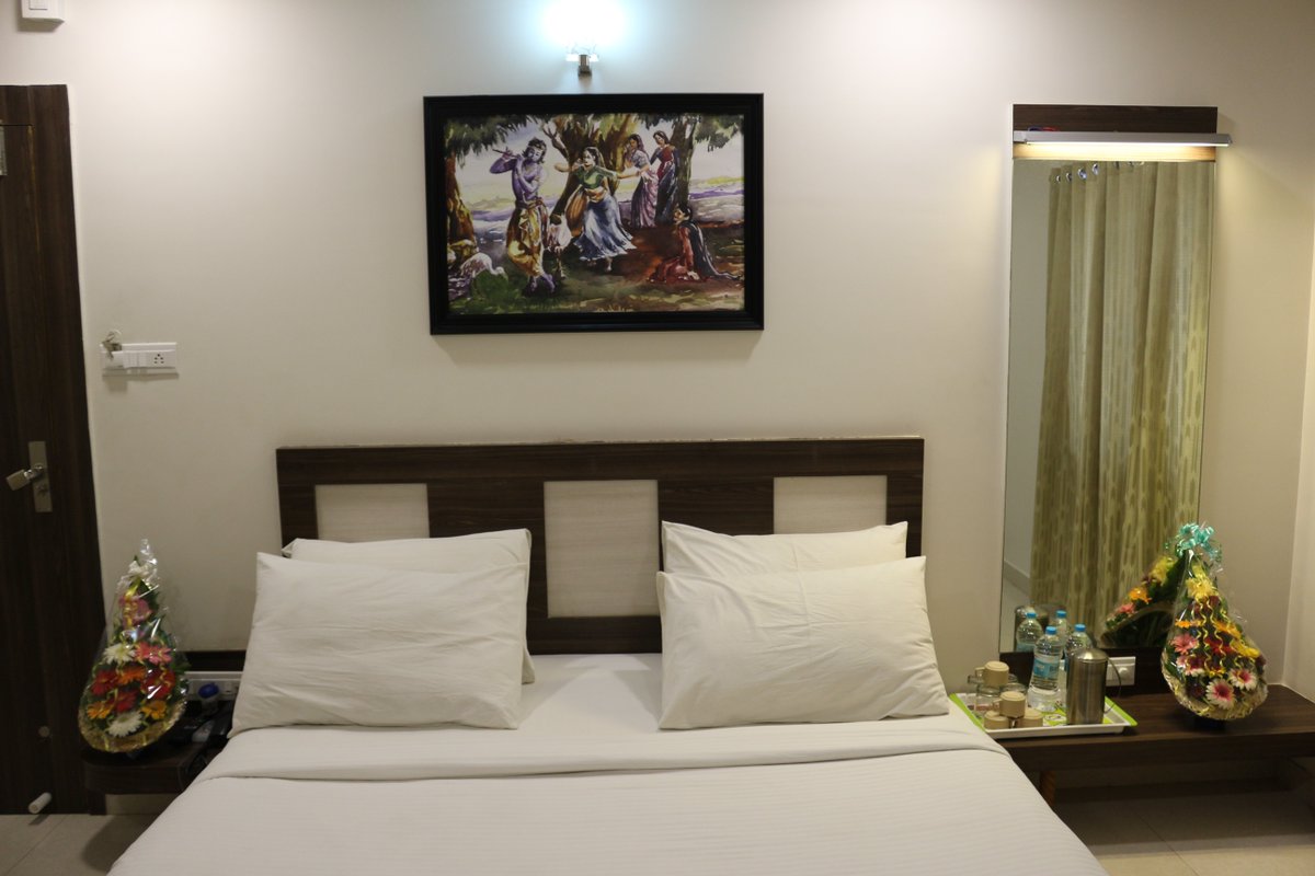 VibutoServices's tweet photo. https://t.co/fnrlAkab5C - View 360 degree #virtual #tour of #hotels, #resorts, #restaurants, etc, in #Bangalore https://t.co/kaJOjhz4HP