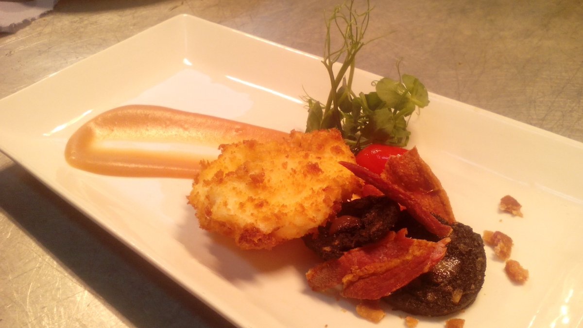 bow_orion's tweet photo. Our new starter 'The Orion Breakfast' crispy hens egg, bacon &amp; black pudding and bean puree. https://t.co/1rKf0neI8w