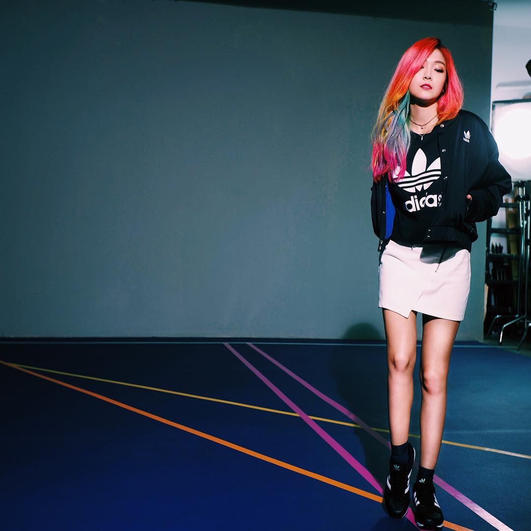 [OTHER][28-12-2015]Jessica trở thành người mẫu cho BST Xuân - Hè 2016 của thương hiệu "Adidas" CYMwlj6UoAADhWC