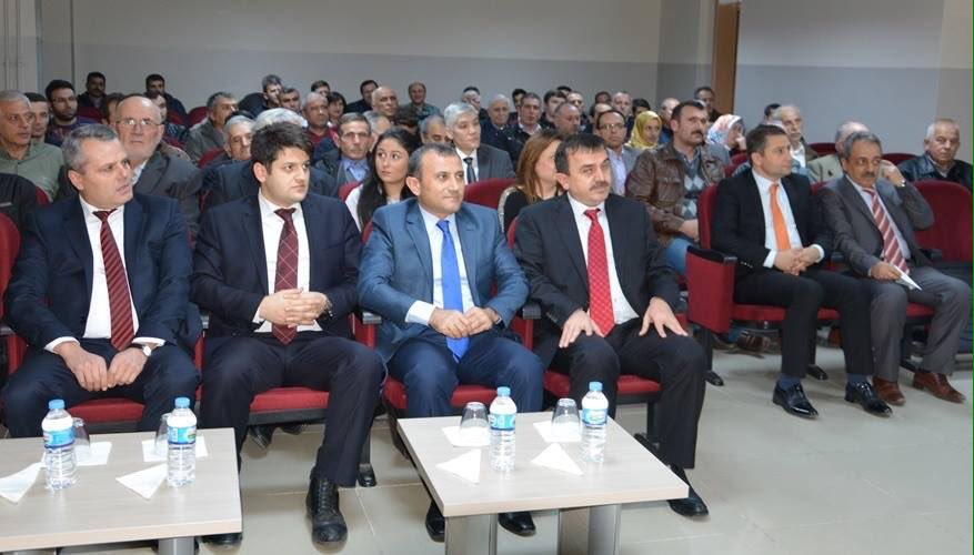 tuncaysonel's tweet photo. Kaymakam Refiki @KEREMTURKER  Kardeşim ile Arıcılık ile uğraşan çiftçilerimiz ile bir araya geldik... https://t.co/zHFWXfbIT0