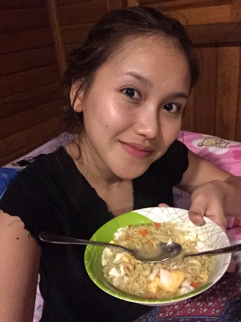 aytingnew92's tweet photo. sorry egk nahan, enak bgt😝😋 https://t.co/Vbt38XnkQk