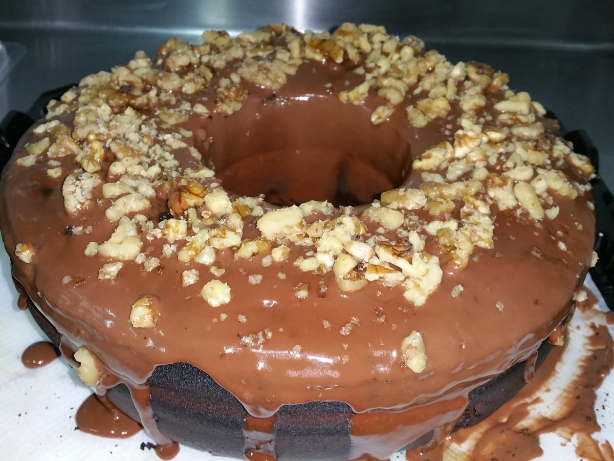 Este fin de semana entre nuestros postres: Deliciosa Tarta Sacher de Doble Chocolate! Disfrutadla!