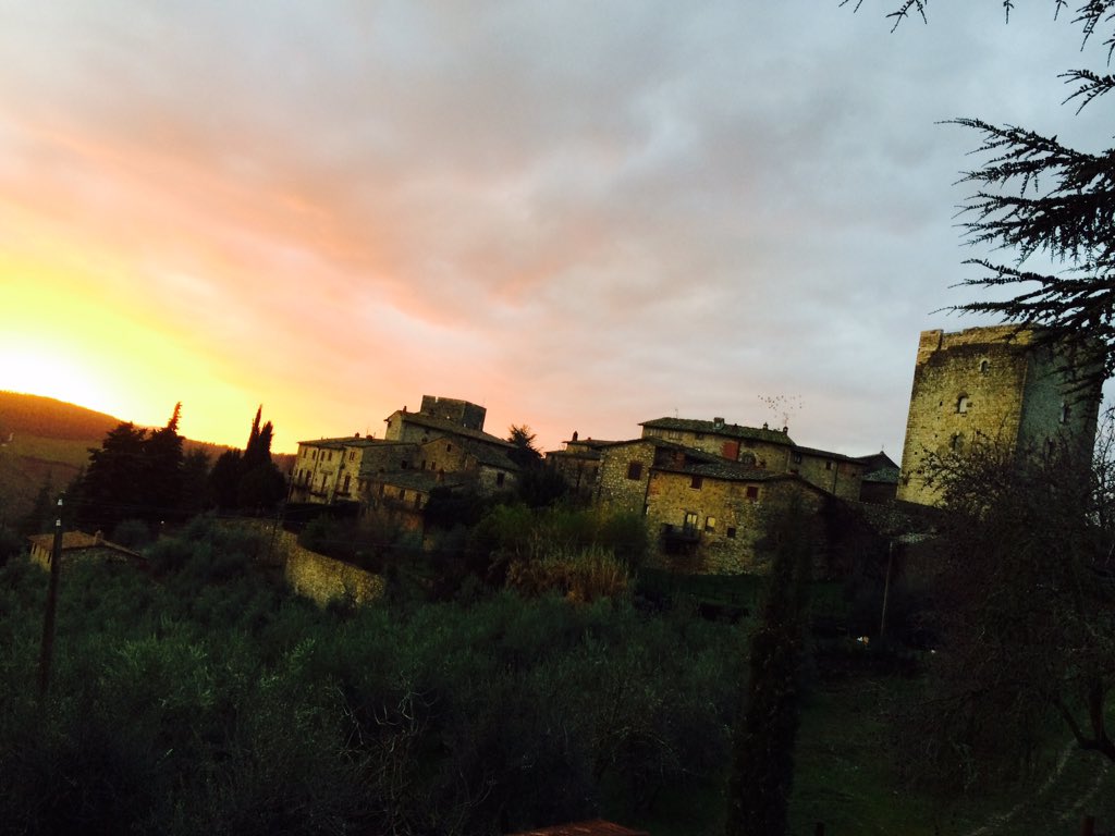 enogastrogarden's tweet photo. Questo �� #Vertine uno dei borghi della #Toscana rimasto ancora genuino nel cuore del #Chianti @chianticlassico https://t.co/k6EuWt9wSk