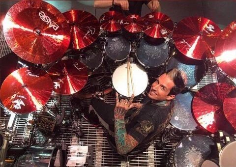 HookedOnJason's tweet photo. Wishing a very happy birthday to Jeremy Spencer of Five Finger Death Punch!! #drumsfromhell https://t.co/4FIDCIqTmS