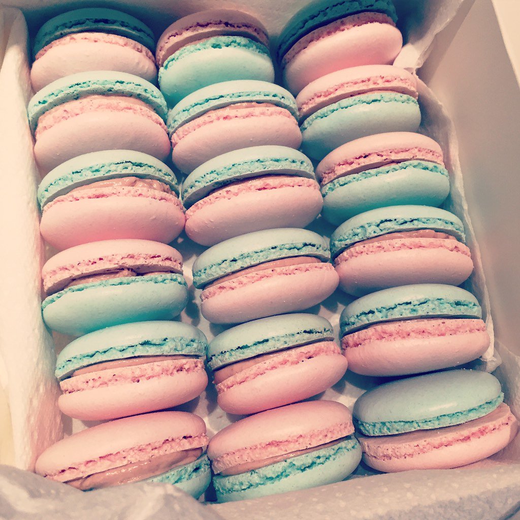 rustledupfood's tweet photo. Baby shower macaroons #macaroons #babyshower https://t.co/fadLWVJS3E