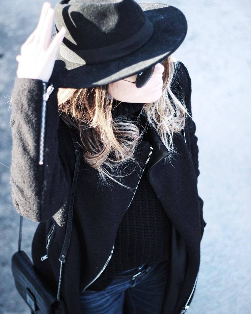 j0NIE's tweet photo. Sharing this look 🔜 #ontheblog ❥ #styleinspo #streetstyle #whatiwore #fblogger #winterward… https://t.co/9l5C0tsw25 https://t.co/KKyFgQiAu4