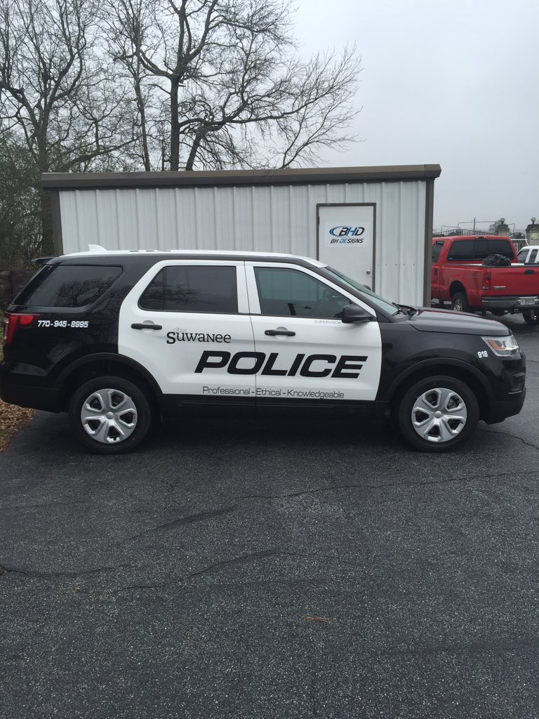 BH_DesignsGa's tweet photo. New CoS PD Explorer Interceptor lettered &amp; ready for action  #3M #Vinyl #Lettering #Police https://t.co/b74HAPzXXa