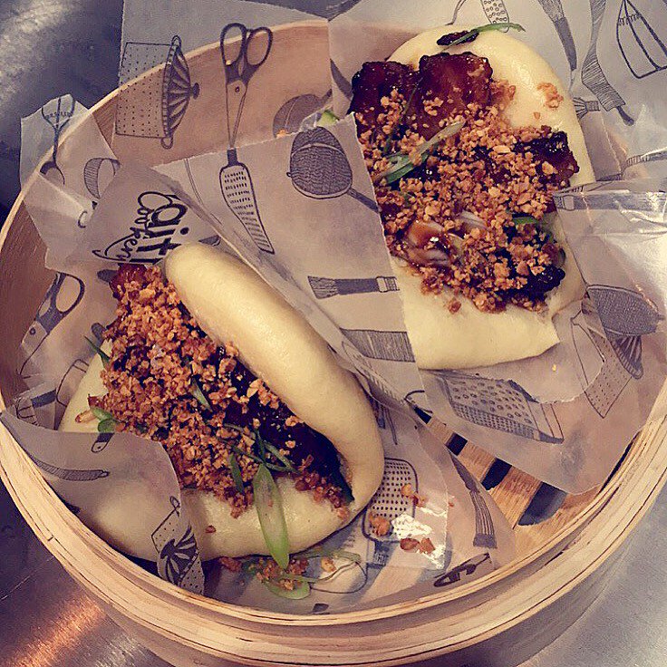 rustledupfood's tweet photo. My Pork Bao, sauce is a winner, topped with pork scratching peanuts. Happy new year 💪🏼 #Bao #steamedbun #rustledup https://t.co/q114X97t96
