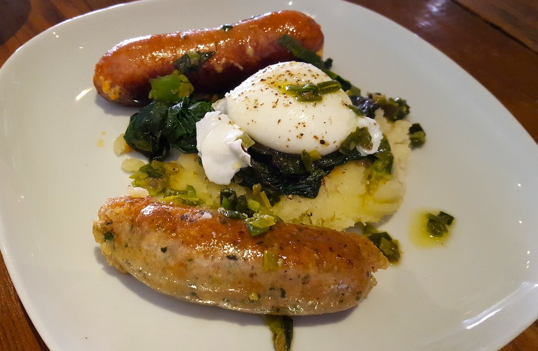 dodenverboulder's tweet photo. #BangersAndMash! That's #whatsforbrunch. @AbejasGolden is on top of the brunch game! https://t.co/7TBuPqRlRU https://t.co/HBmhjbOR2o