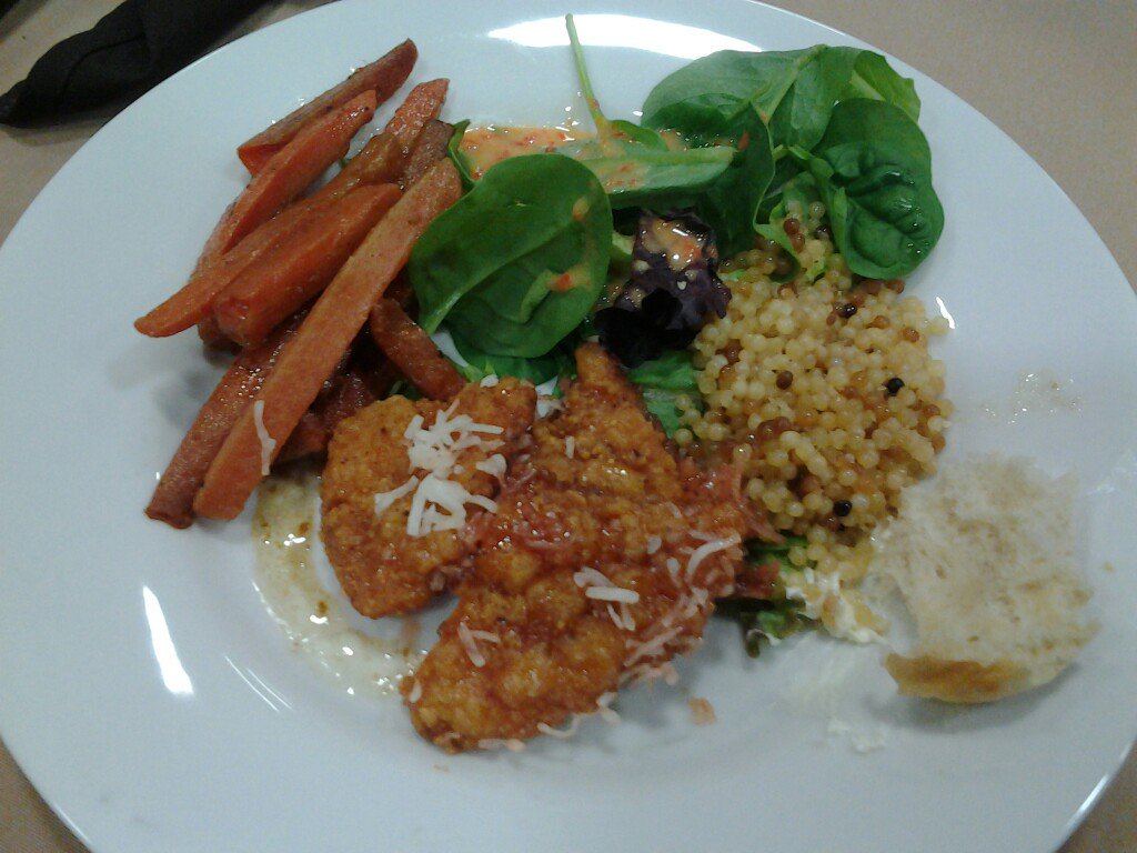 aubreyquick10's tweet photo. All this nice food and no silverware at #CodeMash . Now we eat like neanderthals! https://t.co/mTxMWqzDbv