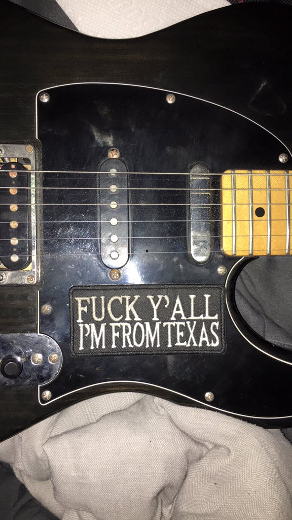 GodDamn88s's tweet photo. The Tele is gettin' a little worn. #Fender #Tele #TX https://t.co/A1iqvW5igu