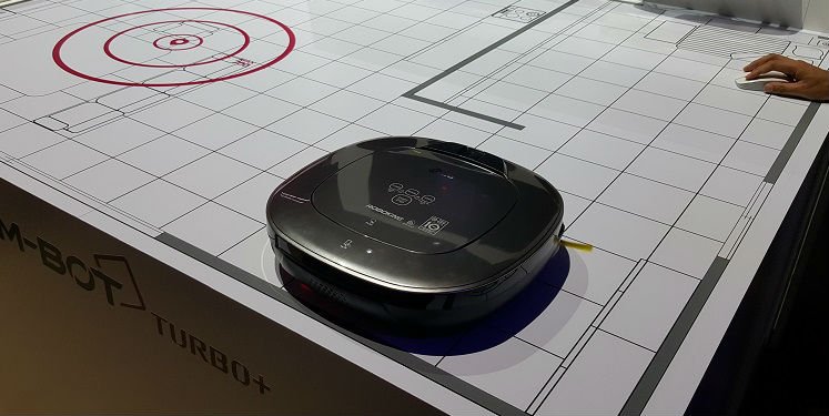LeNajib's tweet photo. HOM-BOT Turbo+ cleaning robot. Bot that cleans for u and that u can boss around haha. #LGRocksCES #CES2016 https://t.co/qQoaRTHVRK