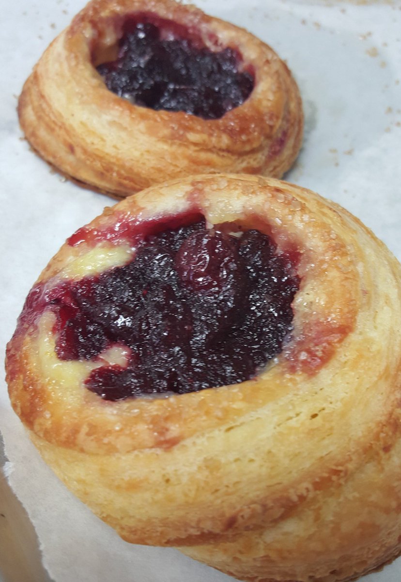 theSugarShopPDX's tweet photo. #Cranberry #Riesling #Danish w/ orange #pastry cream! #BoozyBaker https://t.co/PoxRMNS90O