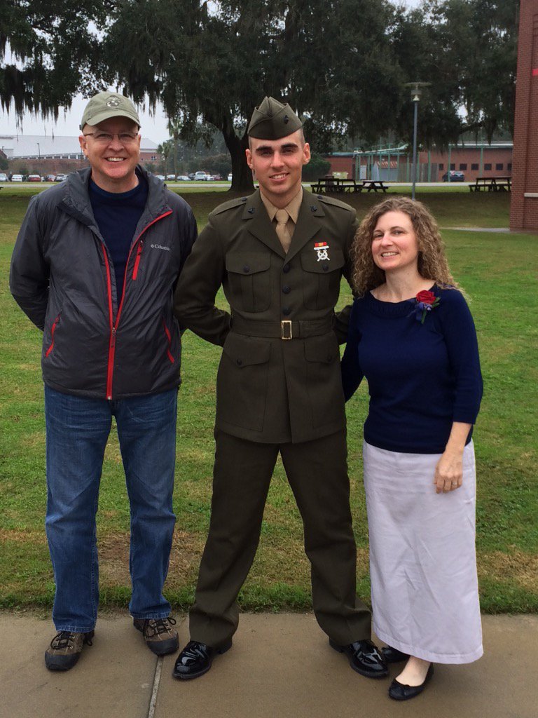 89blackhawk89's tweet photo. I'm back! #IEarnedIt #SemperFi https://t.co/fS5EG3q3vr