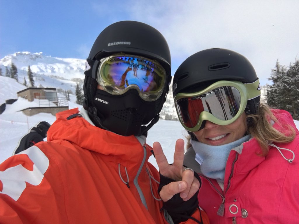 Team_Skulleez's tweet photo. Retweeted Kevin Richardson (@kevinrichardson):
Yes! Fresh powda! #PlayTime #snowyo! https://t.co/dWSLTp6moj https://t.co/0CgKfOnDpP