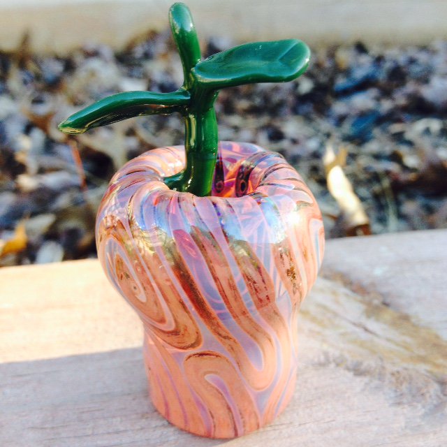 jessmc454's tweet photo. #handmade #etsylampwork Glass #Apple Ornaments by LampworkBench https://t.co/bxu2WtZIpr via @Etsy #craftshout #esty https://t.co/RUxk2JUcqN