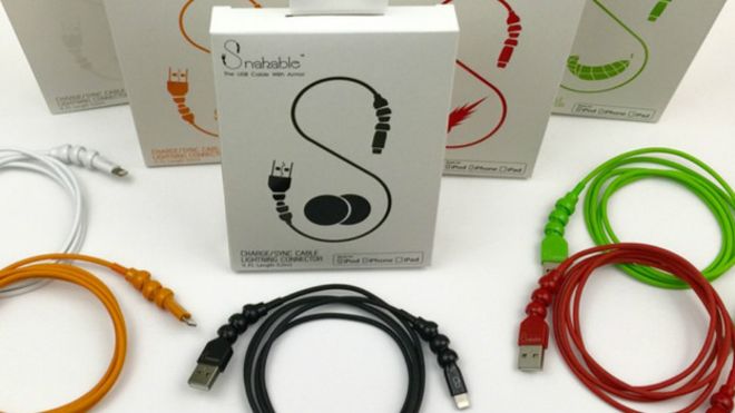 ZZRadio's tweet photo. #Snakable: el cable USB que promete no romperse
--> https://t.co/sEzbxtVsaf https://t.co/SKNACDbDCN