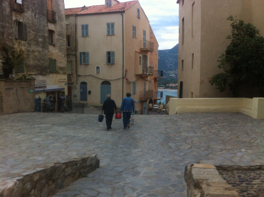 marcel_rufo's tweet photo. Corbu et Jean Témir,avec des soissons Dans la citadelle https://t.co/KN5oCRfkSz