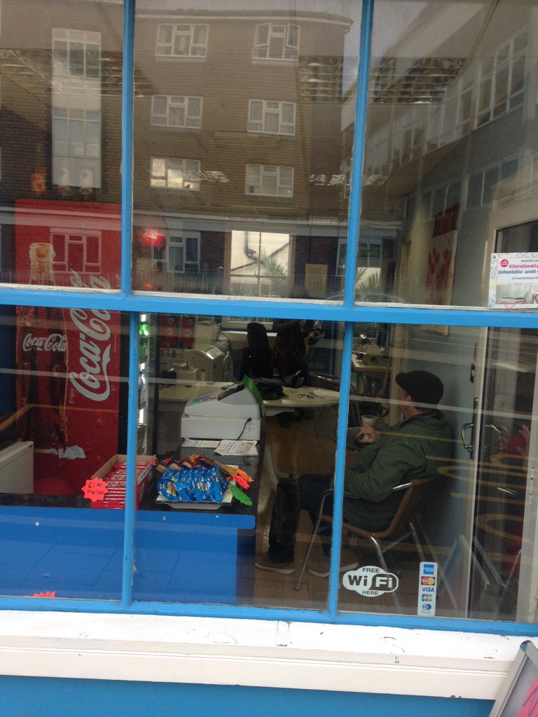 sevenbeescafe's tweet photo. I love this place. Coffee, laundry, mending & alterations. But no name. #EdwardSt #Brighton https://t.co/eNI6FqvchC