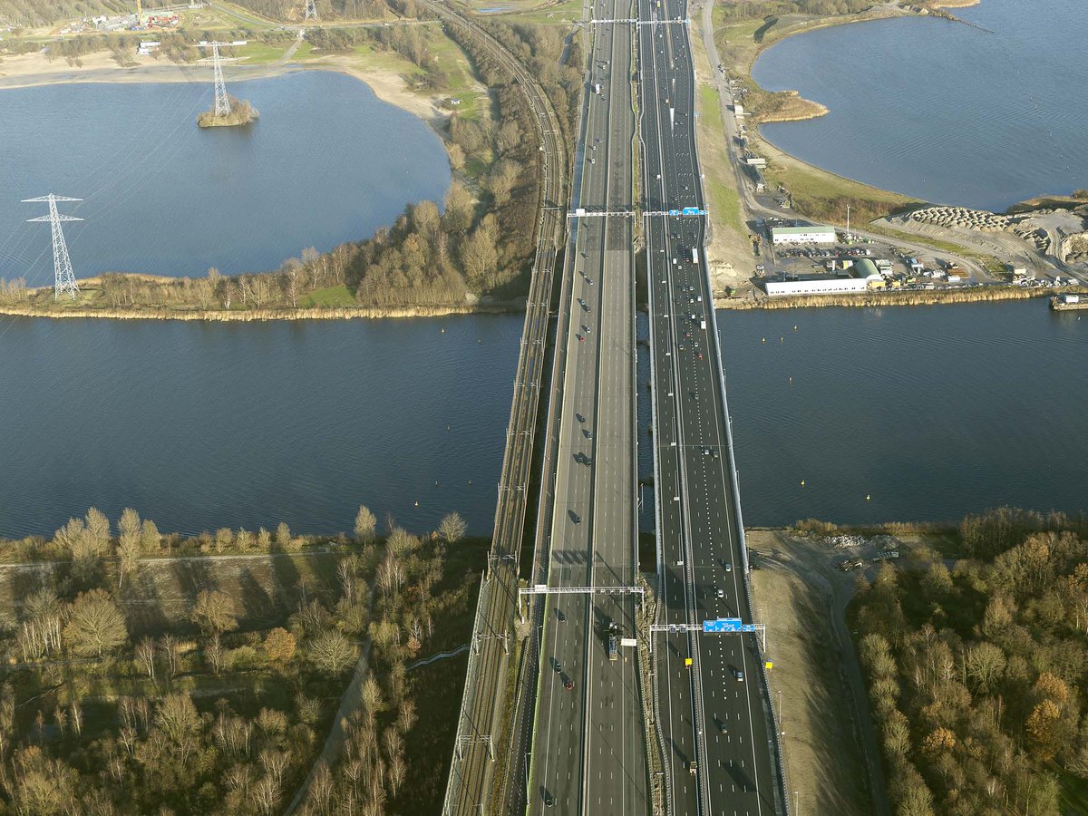 RWS_SAA's tweet photo. De nieuwe #A6 van boven: https://t.co/G4zvSJ63Q9 #Almere #snelweg https://t.co/WRm3zy6v6d