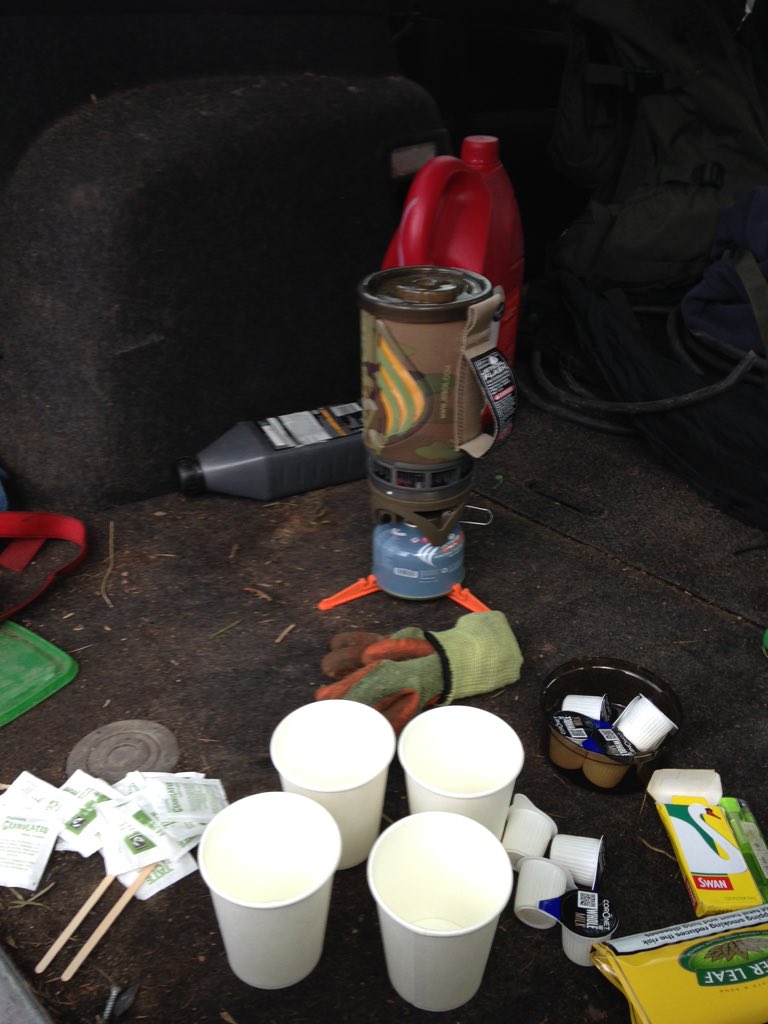 jmjw_jon's tweet photo. @elenamary2401 made everyone a cuppa! #teatime https://t.co/kxgBCjopZP