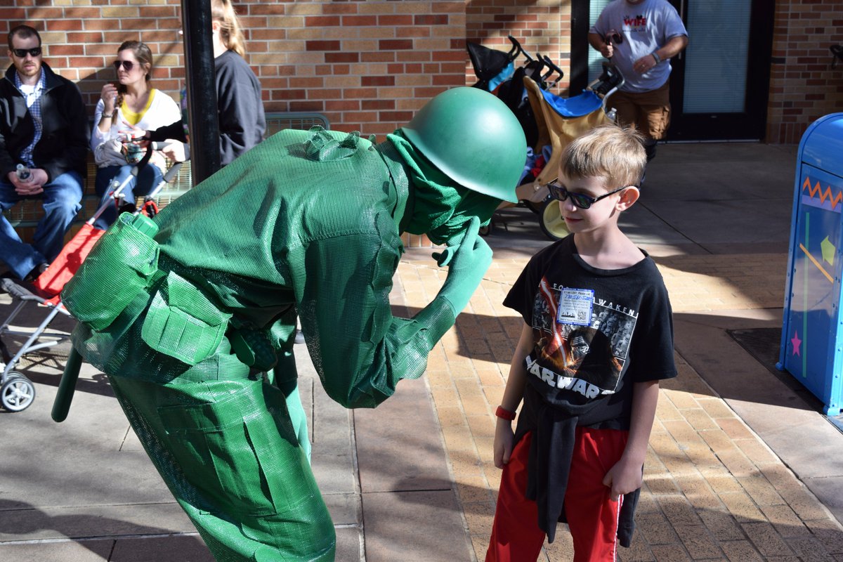 HelpSticker's tweet image. #HelpSticker team at #DisneyOrlando. When it comes to Visible &amp;amp; Effective Peace of Mind...Even a Toy Soldier gets it