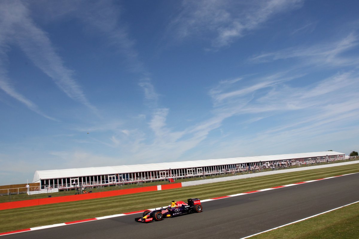SilverstoneUK's tweet photo. Experience the 2016 #BritishGP from a different perspective: https://t.co/Z7R89IzXY1 #181DaysToGo #Hospitality https://t.co/2zNlpQHQ0I