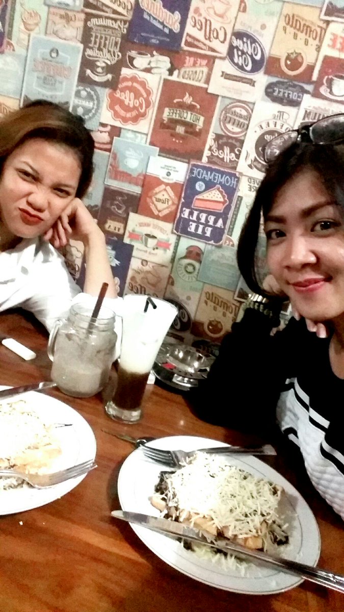 D'CoffeeHouse tweet media