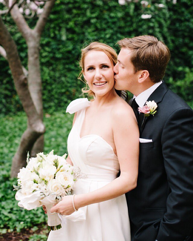 Could this photo be any more adorable? #bridedayfriday #springwedding <a href="/allisonmcgearyf/">Allison McGeary</a>