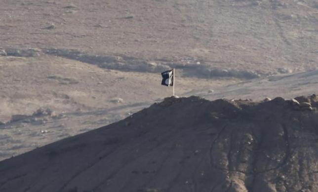 Reuters's tweet image. Islamic State member executes his own mother in Syria, monitor group says: reut.rs/1OUfX0L