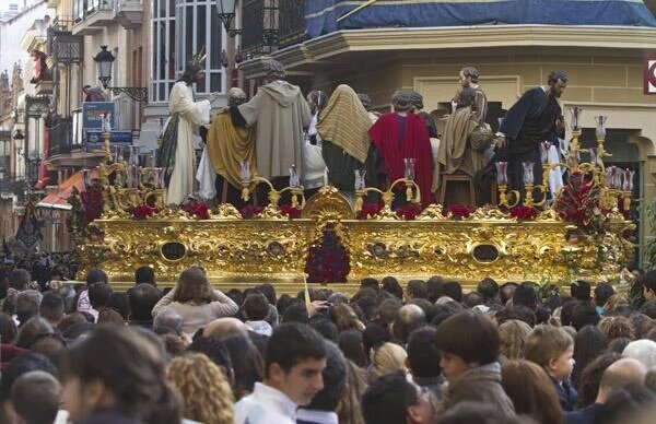 HuelvaSSanta's tweet photo. Recuerdos de un DOMINGO DE RAMOS de la Hermandad de la Sagrada Cena de Huelva, @SCenaHuelva (2): https://t.co/7nflNLLkkm