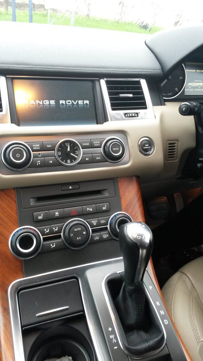 RayRay_x_'s tweet photo. Now watch Sar's whip, call me RayRay #RayRayngeRoverSport  #cargoals @Edmo23 https://t.co/sjtK7OleUc