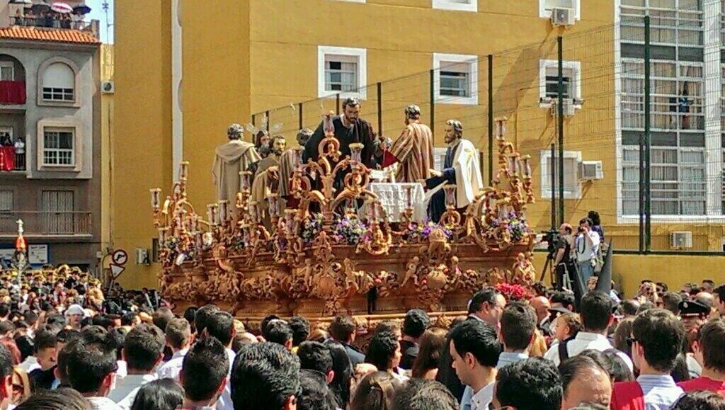 HuelvaSSanta's tweet photo. Recuerdos de un DOMINGO DE RAMOS de la Hermandad de la Sagrada Cena de Huelva, @SCenaHuelva (6): https://t.co/vfFcaxdoTM