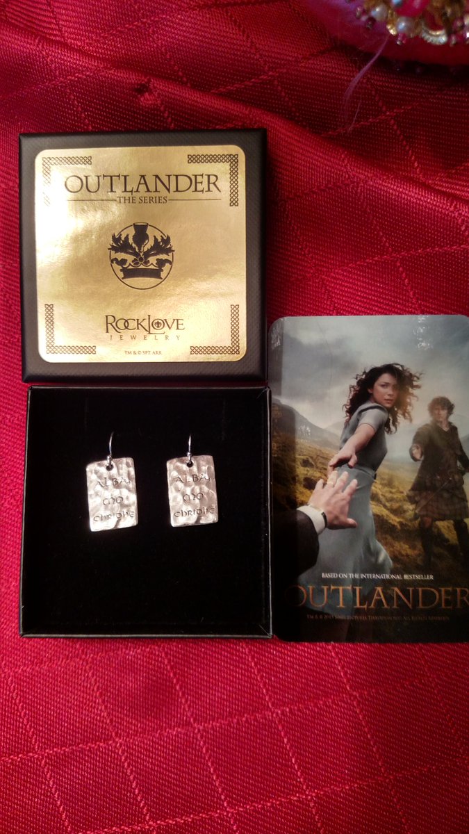 JoeyBierly's tweet photo. @Outlander_Starz Thank you so much I received my #OutlanderOfferings gift, they are absolutely beautiful #Outlander https://t.co/3Ob85GYUko